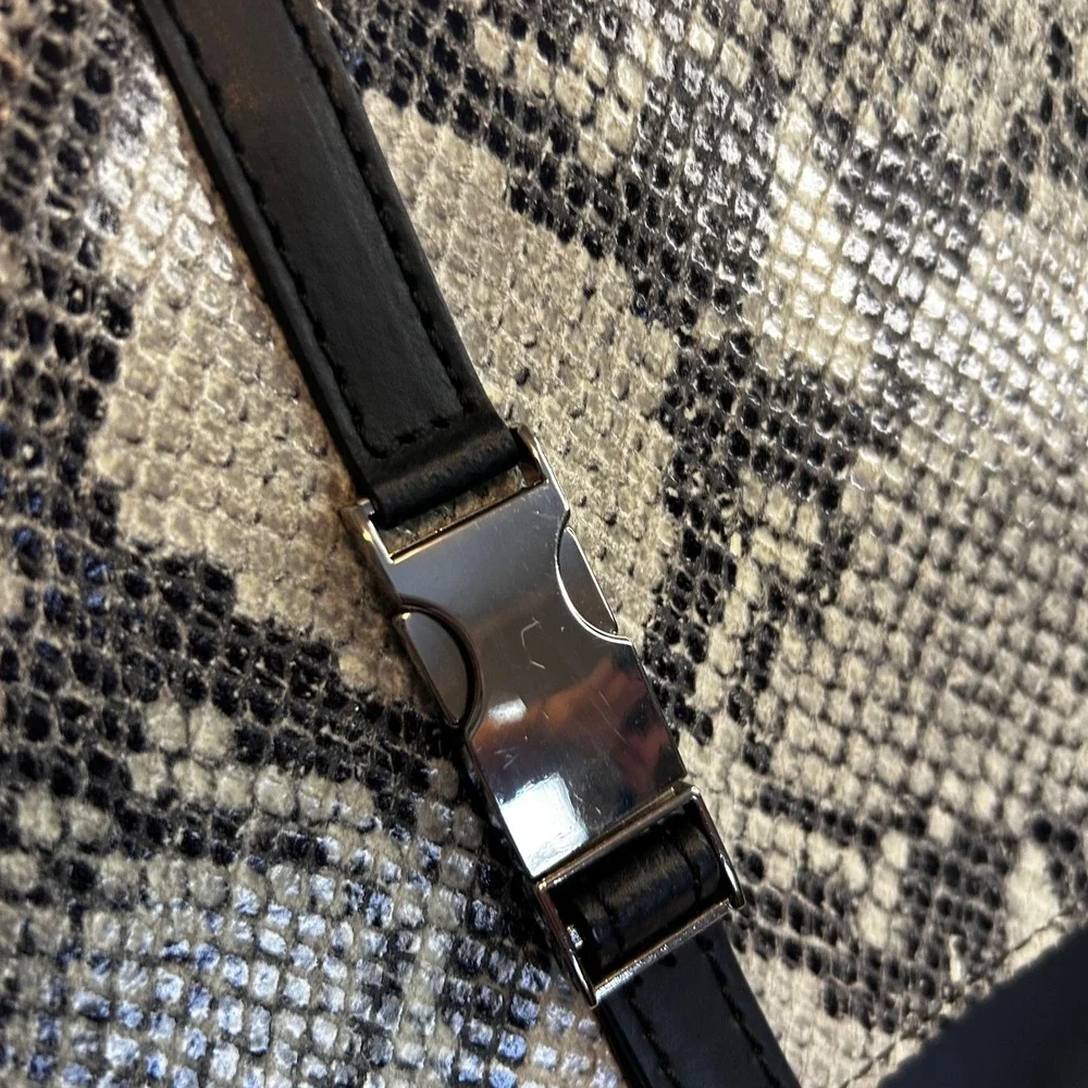 Valentina Fiore Genuine Leather Snake Embossed Crossbody Bag‎ Made in Italy